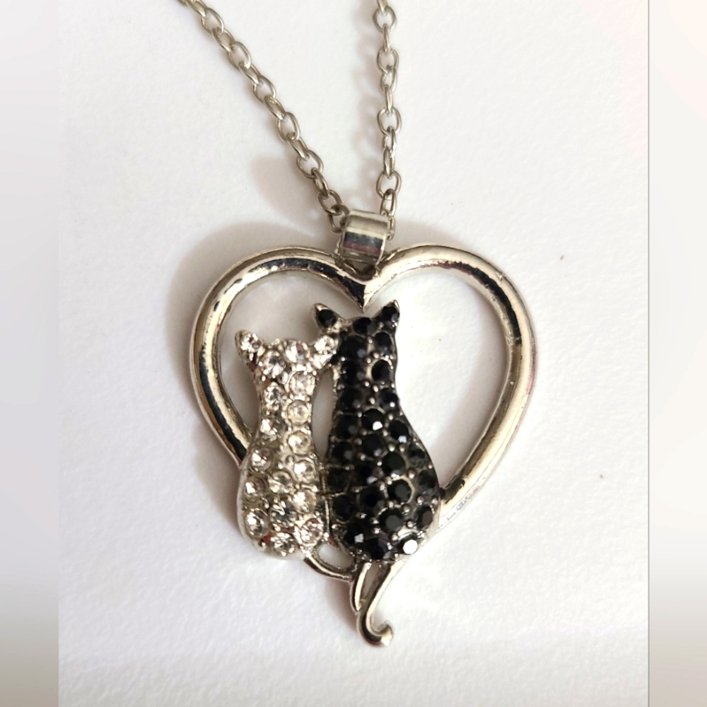 Kitty cat necklace Rhinestones silver costume jewelry euc 21" long